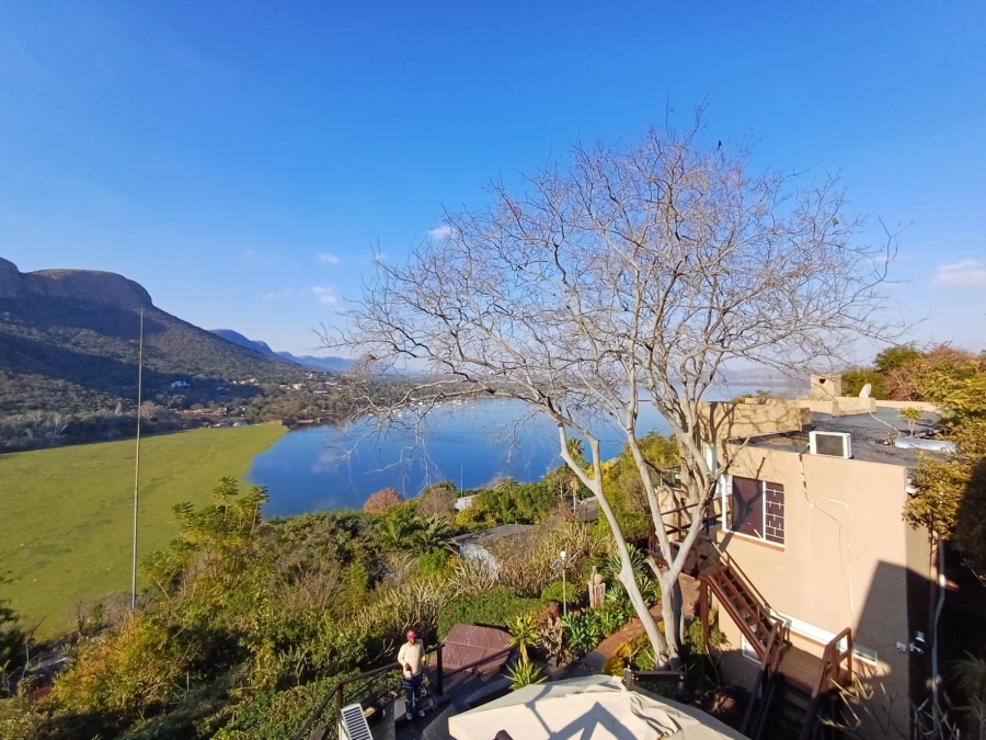 6 Bedroom Property for Sale in Kosmos North West